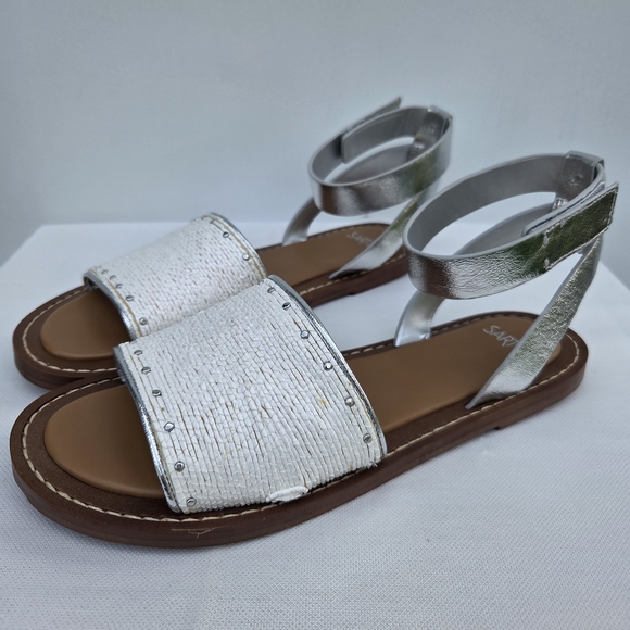 Sarto By Franco Sarto Rosa Flat Sandal Size-8 NWOT - Picture 2 of 13